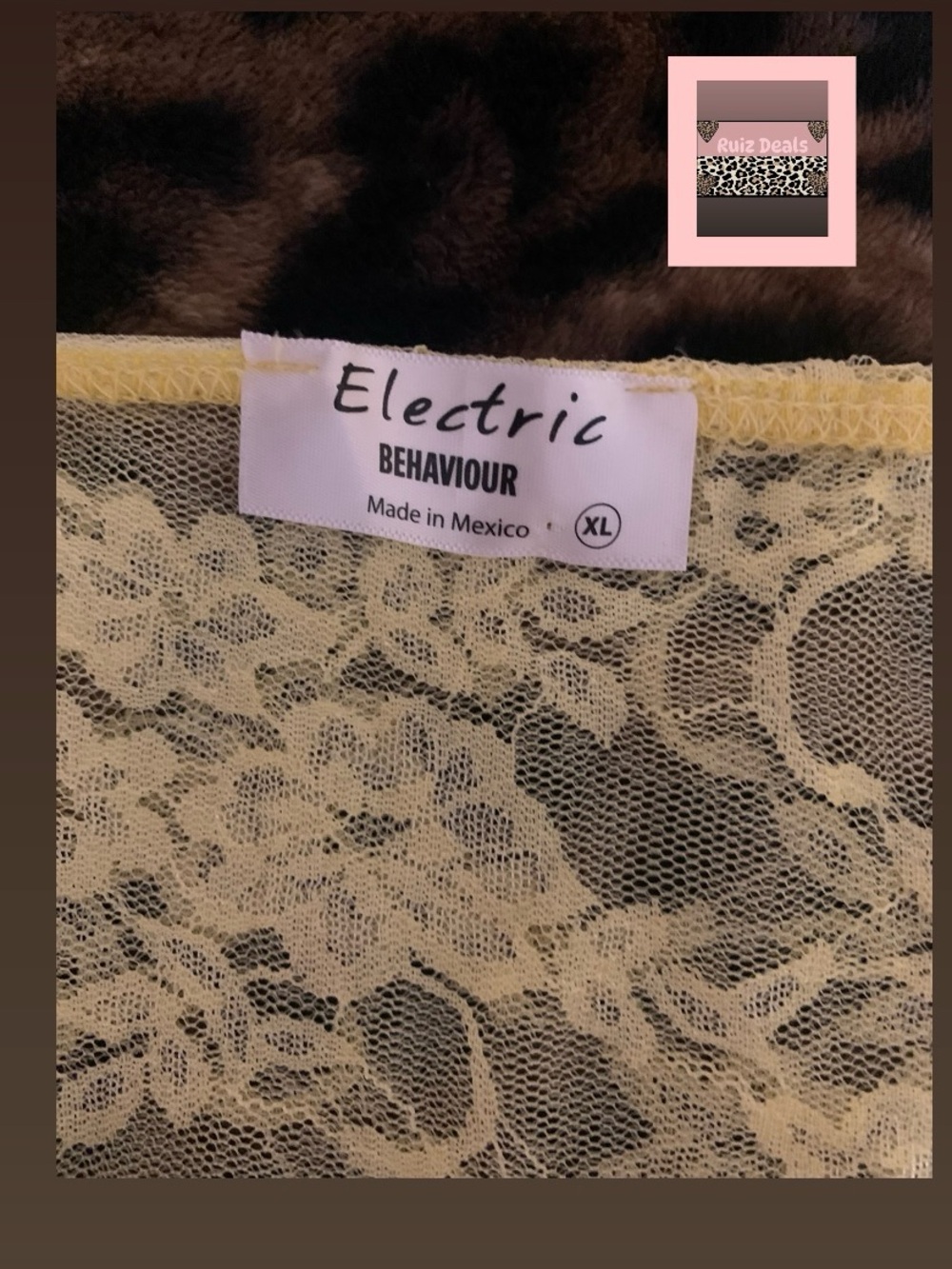 Lace Strapless Bandeau Top in Pale Yellow - Picture 4 of 4